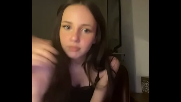 19yo British Teen First Day On Stripchat