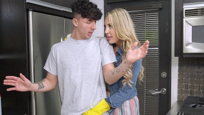 Harper Hill Sorry Son, But I’m Hungry For Cock Sweaty Bodies