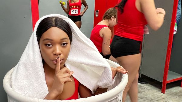 Journey Love & Stretching The Track Star Azzy Star Porn